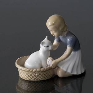 Friends, Girl with cat, Bing & Grondahl figurine No. 2249 | No. B2249 | DPH Trading