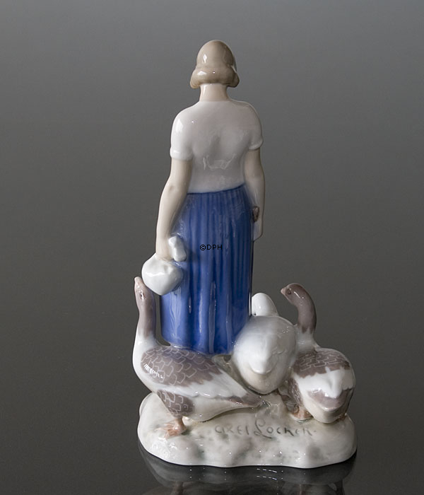 Girl with Geese, Bing & Grondahl figurine No. 2254 | No. B2254