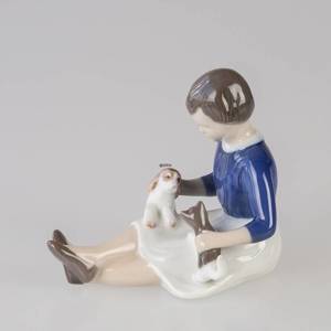 Girl with Cat and Dog keeping the peace, Bing & Grondahl figurine | No. B2333 | DPH Trading