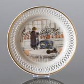 Carl Larsson service. Cake plate, Motif no 5 No. 4505-616, Bing & Grondahl