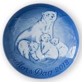Polar bear with cubs 2012, Bing & Grondahl Mother's Day plate