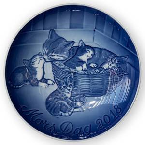 Cat with kittens 2018, Bing & Grondahl Mothers Day plate | Year 2018 | No. BM2018 | Alt. 1024801 | DPH Trading