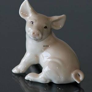 Piglet 2003 Bing & Grondahl mothers day figurine | Year 2003 | No. BMF2003 | Alt. 1916903 | DPH Trading