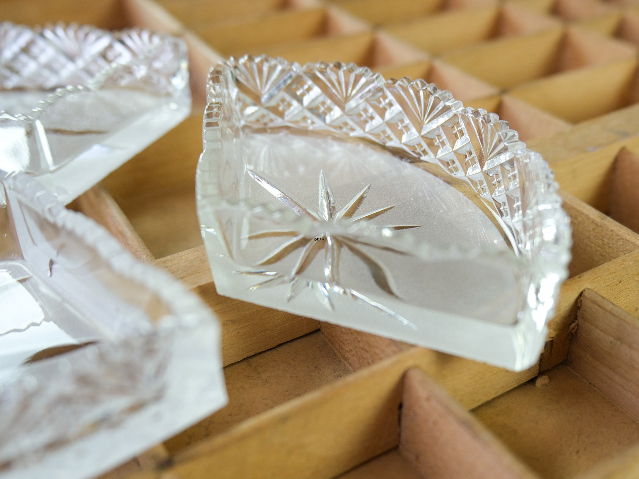 Silver-plated cabaret dish with 4 glass bowls