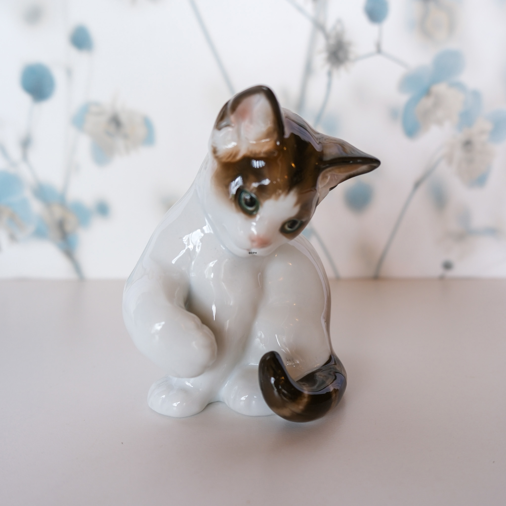 Rosenthal figurine of a seated cat