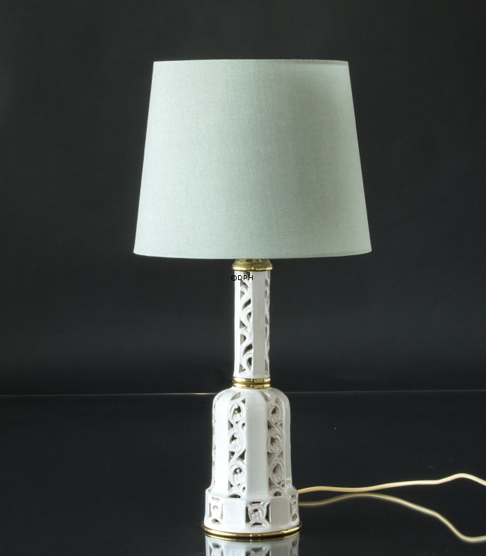 Round cylindrical lampshade height 22 cm, light green coloured silk fabric