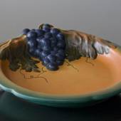 Dish with Grapes, no. 135, Ipsen