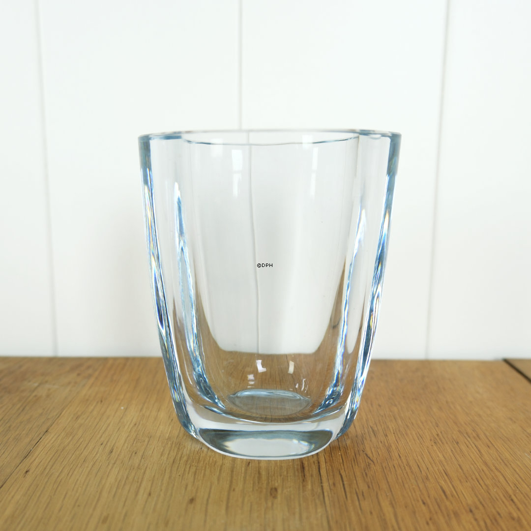 Small triangular vase in solid glass