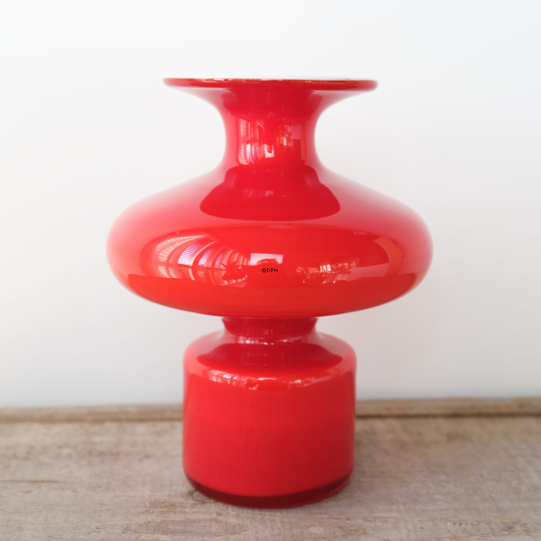 Holmegaard Red Palette vase, Design Michael Bang