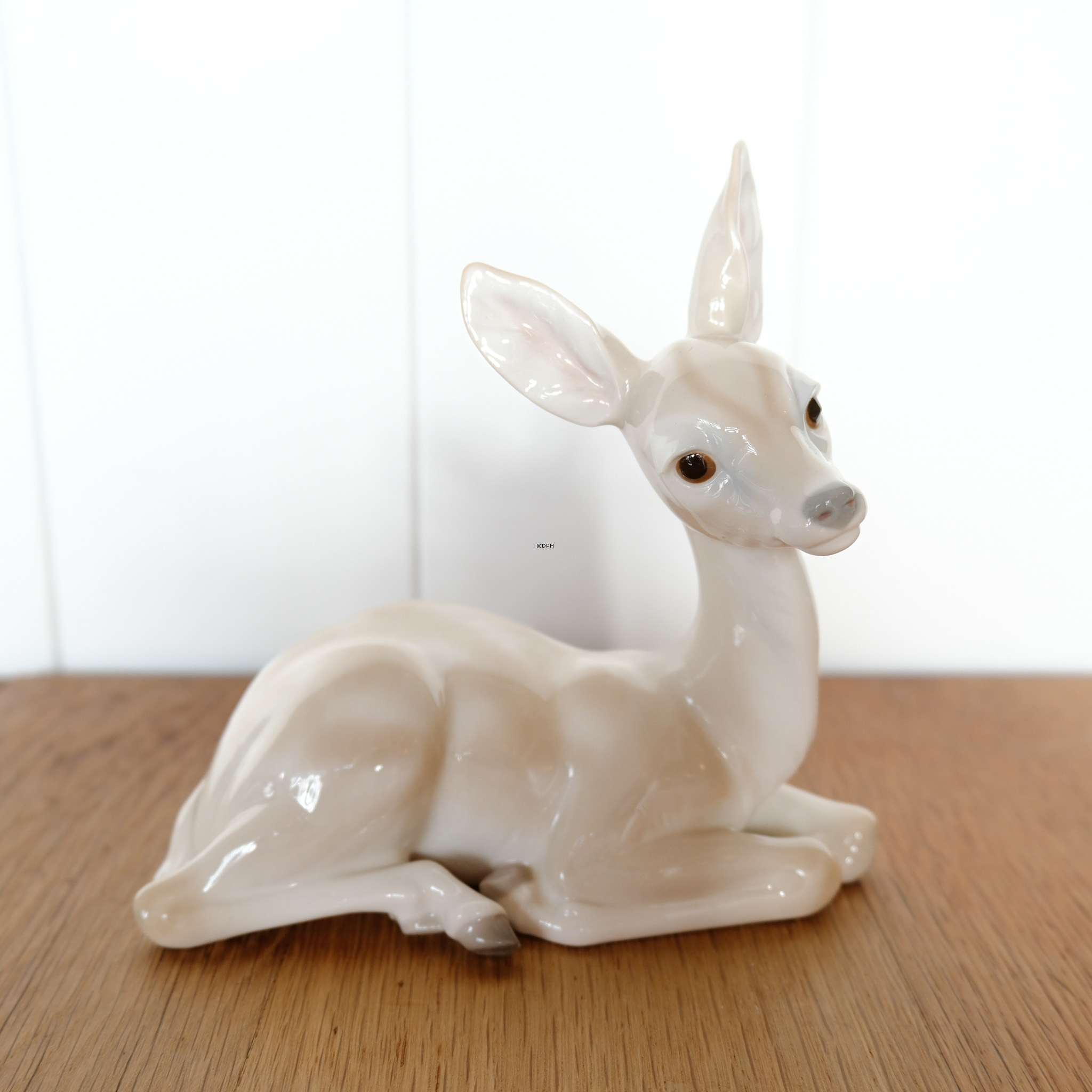 Lladro Figurine no. 1064, Lying deer