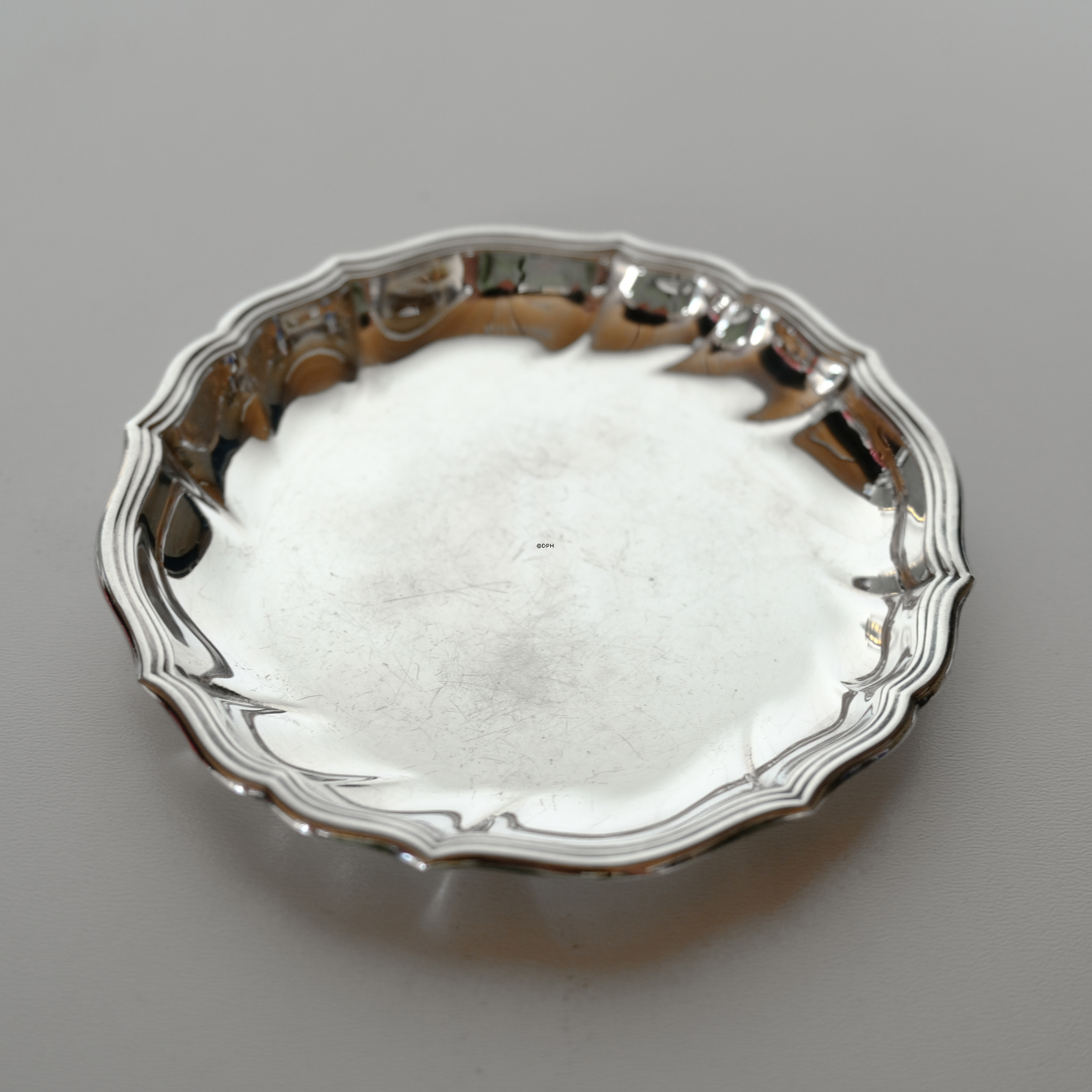 Glass tray 11 cm in silver finish rococo