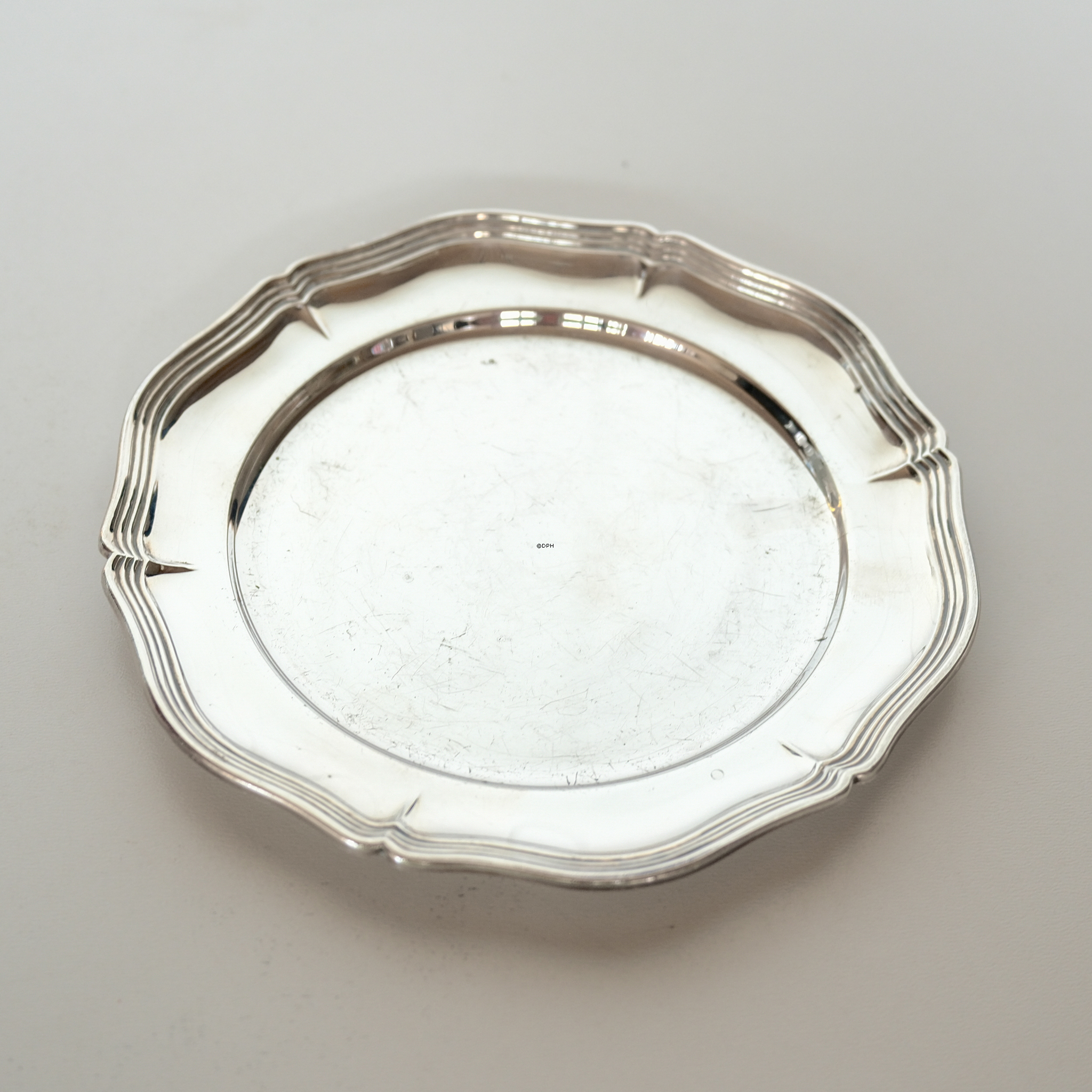 Glass tray in silver finish 15 cm Rococo style with signs of use