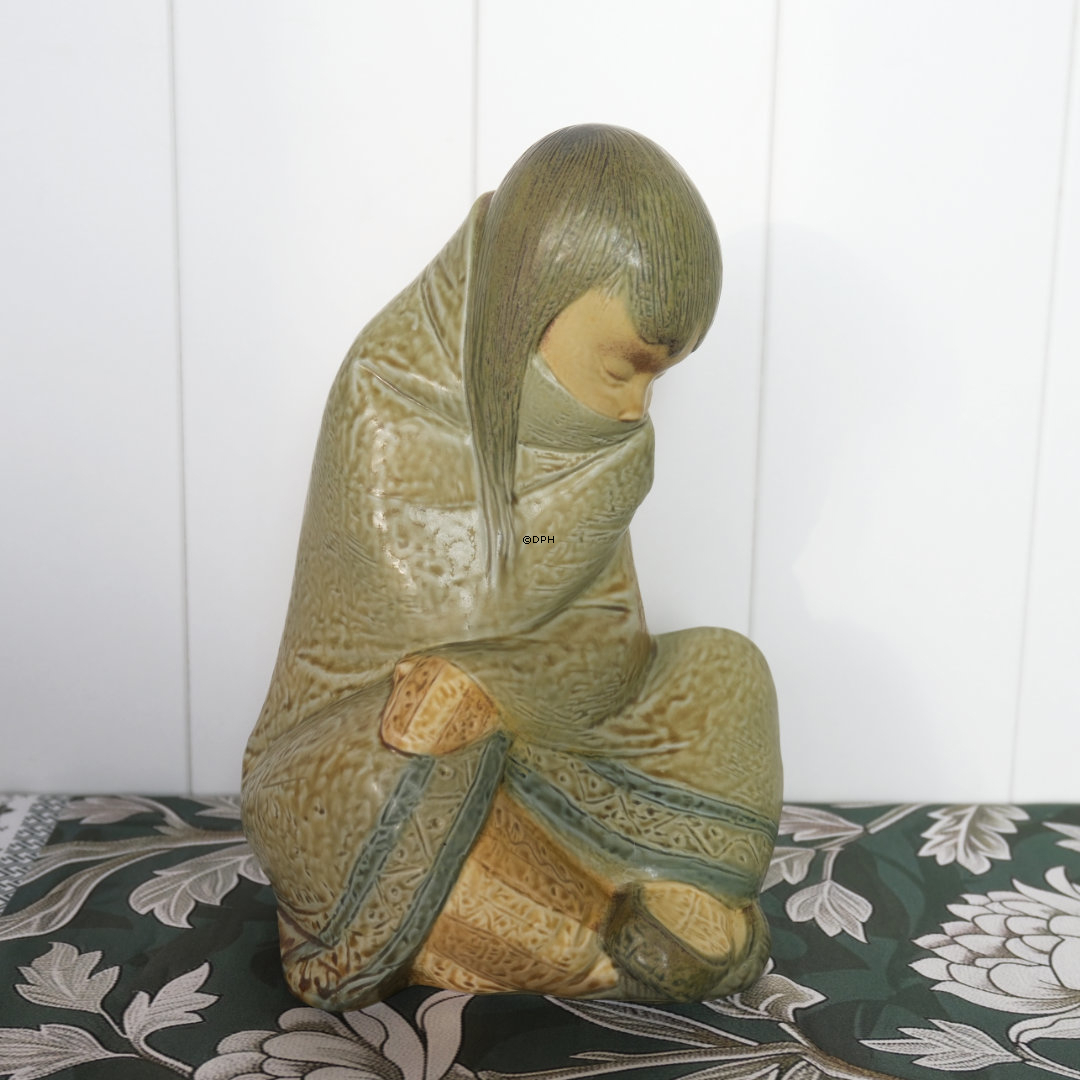 Lladro Royal Spanish figurine Greenland / Inuit - Seated children - Boy and girl