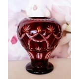 Crystal glass vase, with engravings and bordeaux colored glass