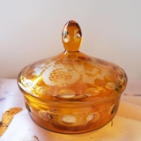 Yellow glass Bonbonniere, bowl with lid, with engravings