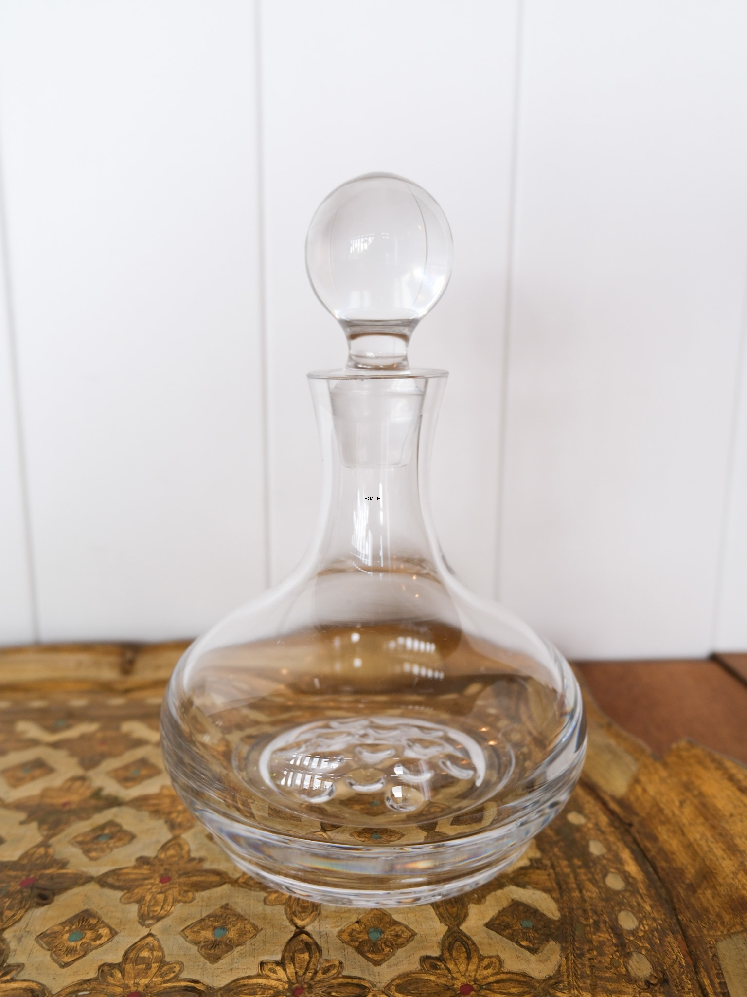 Glass decanter with bubbles in the base, height: 23 cm