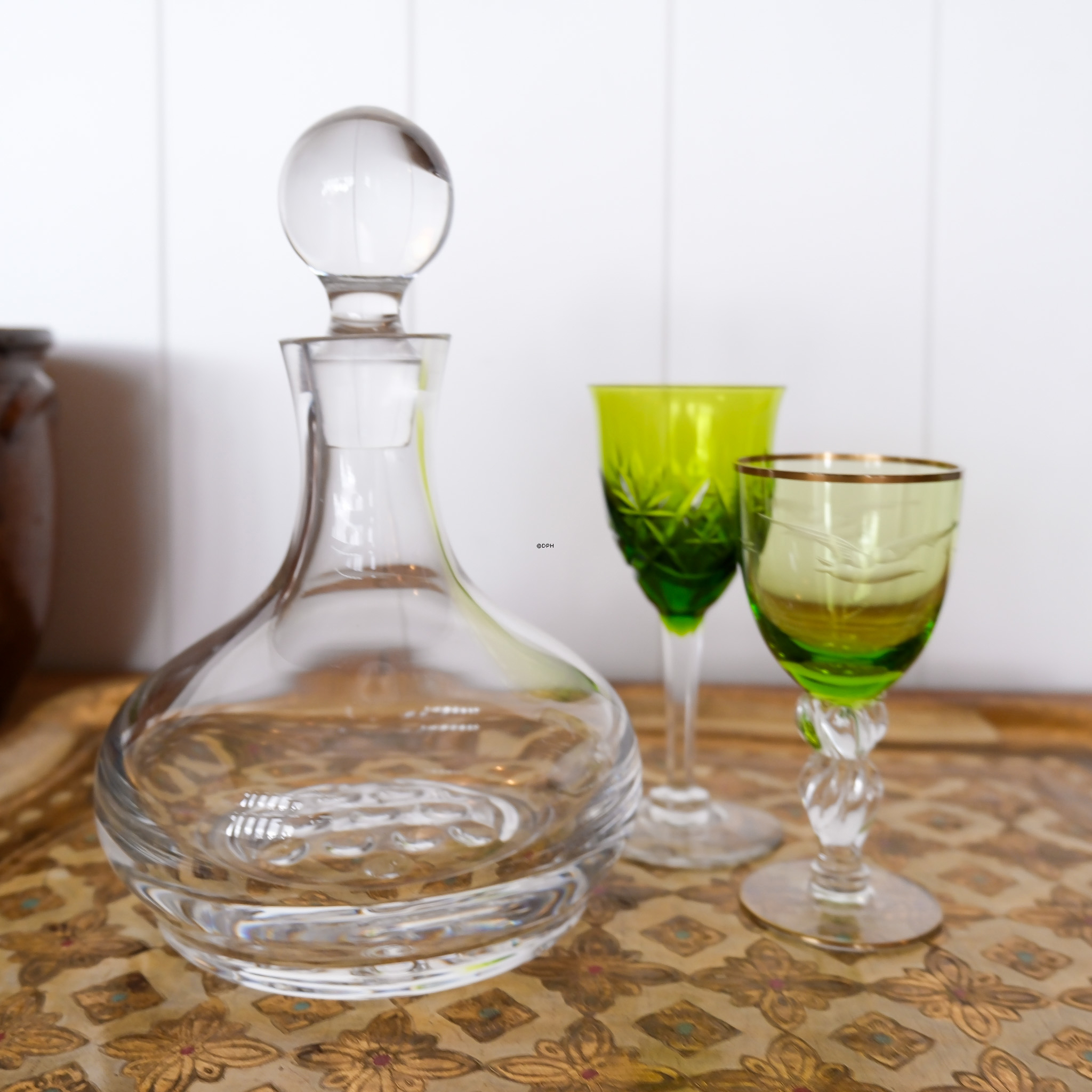 Glass decanter with bubbles in the base, height: 23 cm