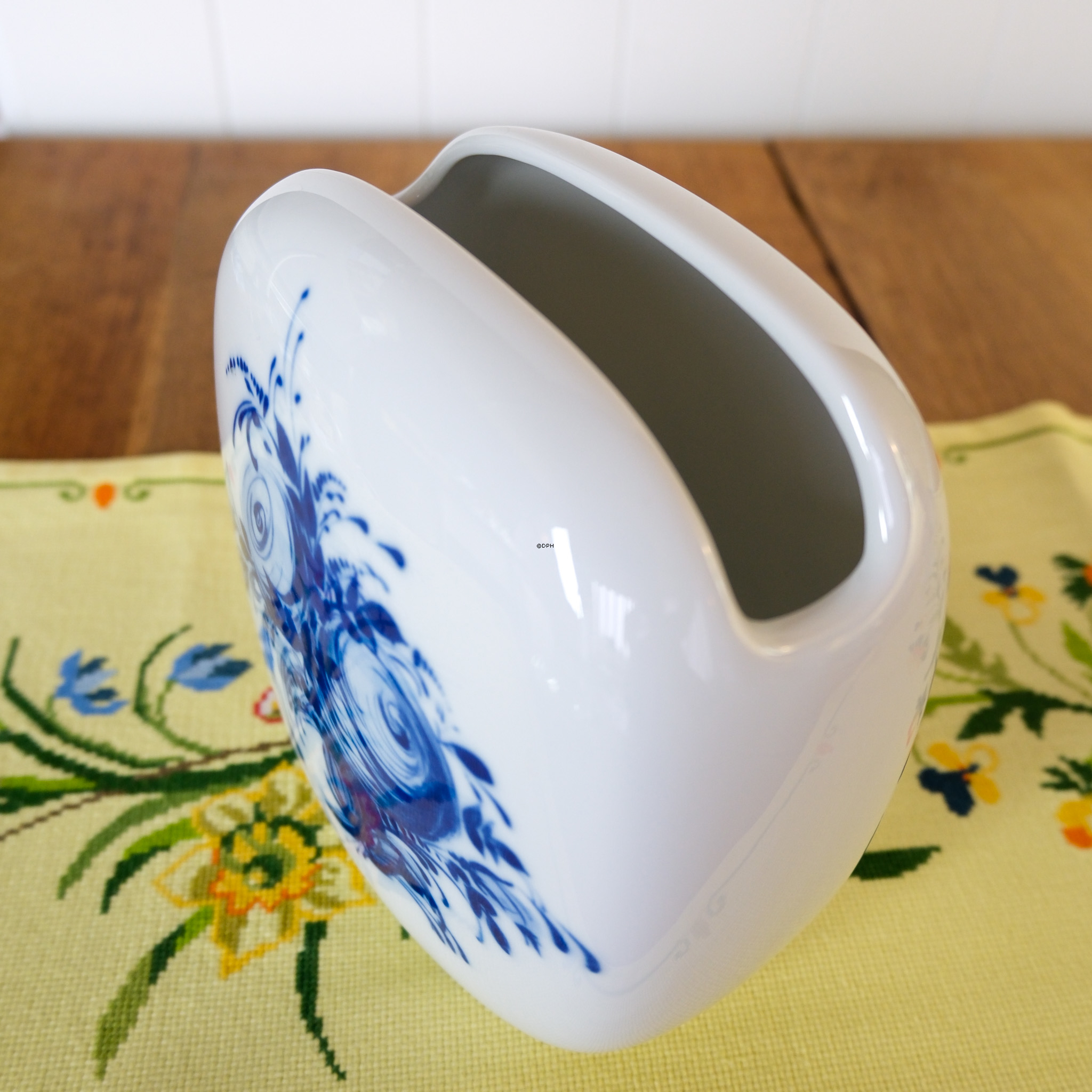 Rosenthal vase no. 3551/22, Blue Flower