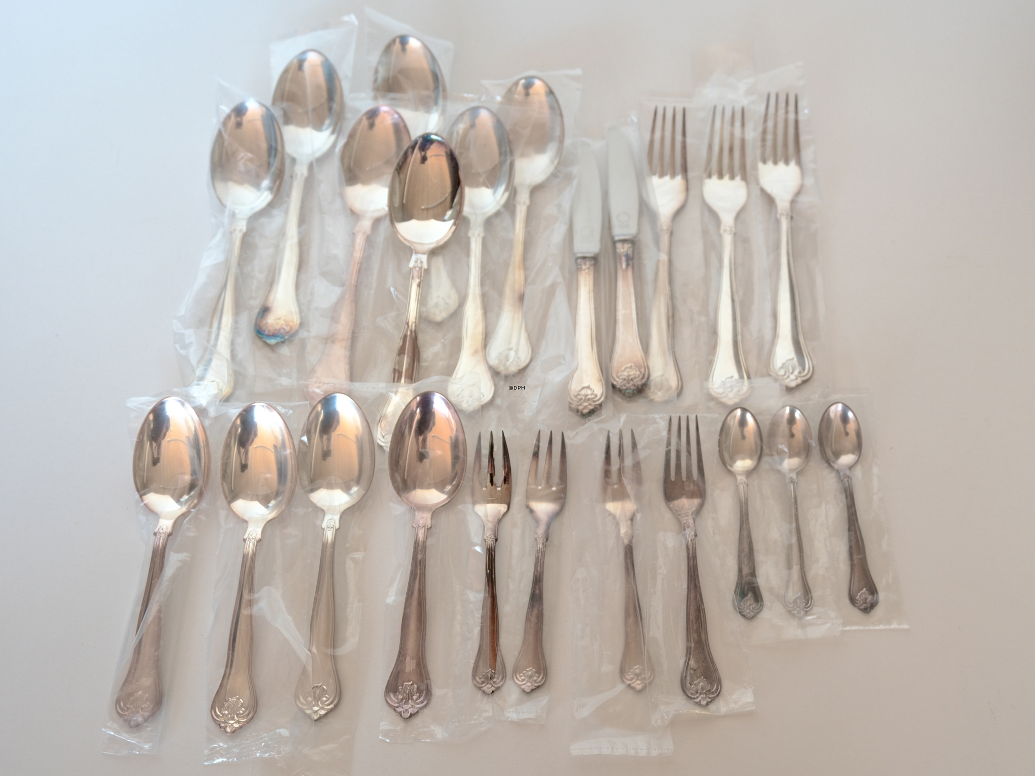 Silver plated cutlery, 23 pieces