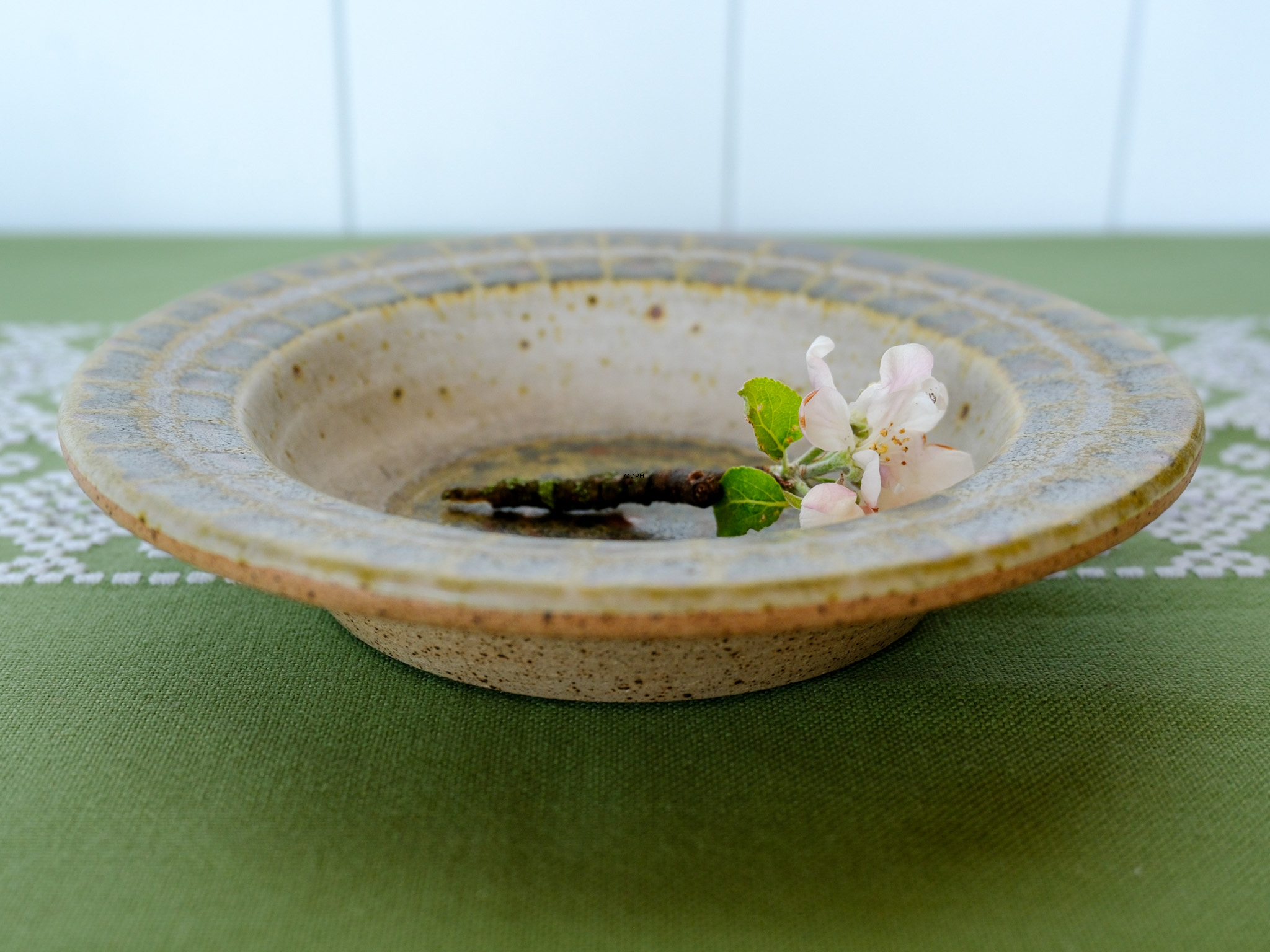 Light green/beige bowl, Michael Andersen