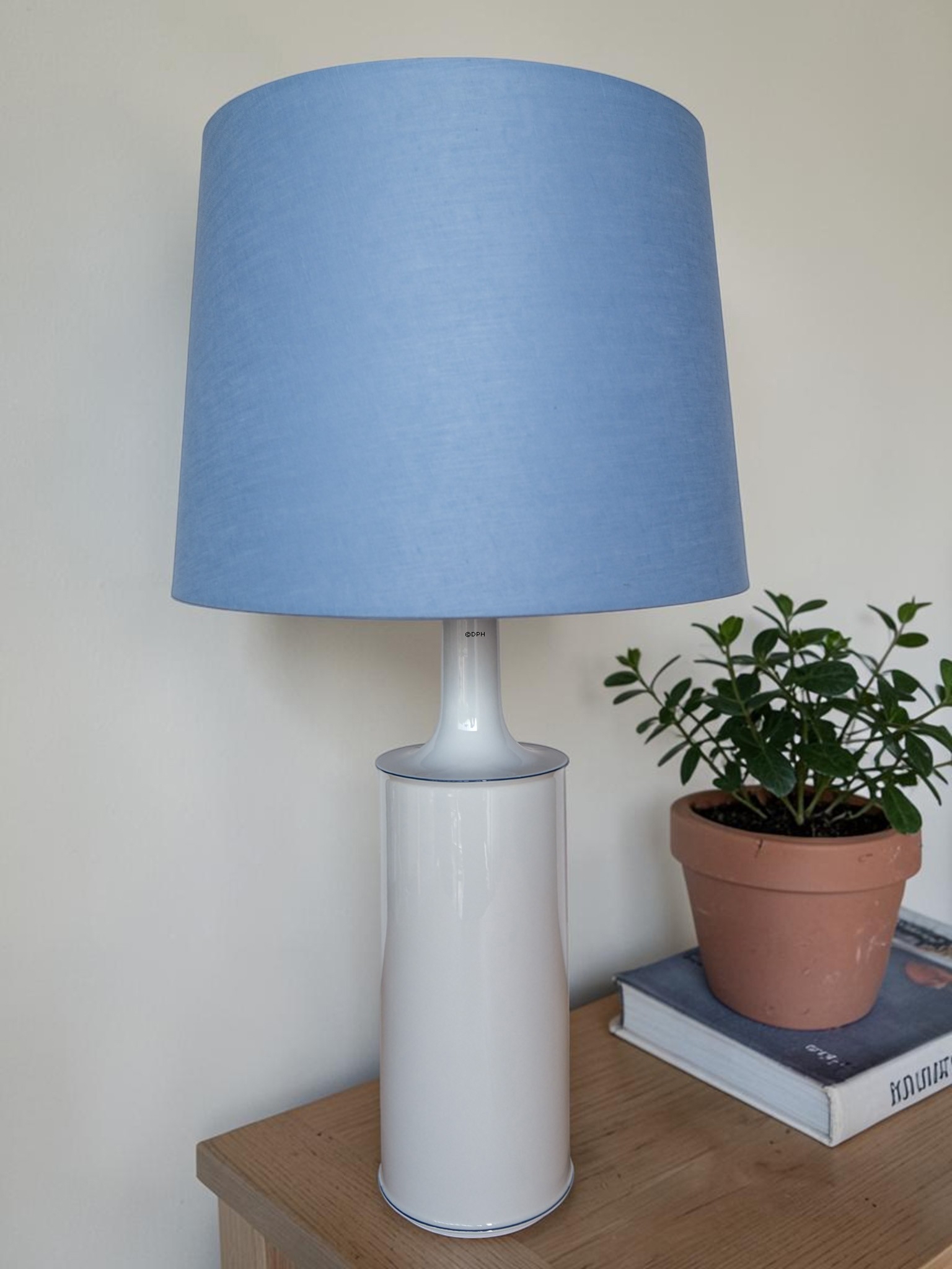 Royal Copenhagen Blue Line Lamp no. 3916, extra large