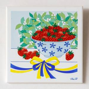 Gustavsberg Tile with strawberry in the series Summer in Sweden Pia Ronndahl | No. GKS02 | DPH Trading