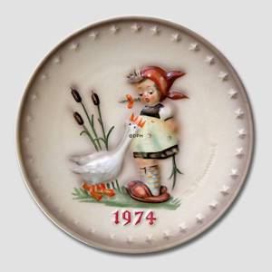 Hummel Annual plate 1974 with girl with geese | Year 1974 | No. HA1974 | Alt. HÅ740 | DPH Trading