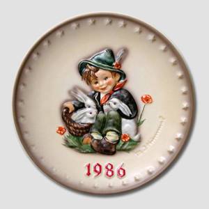 Hummel Annual plate 1986 with boy with bunnies | Year 1986 | No. HA1986 | Alt. HÅ860 | DPH Trading