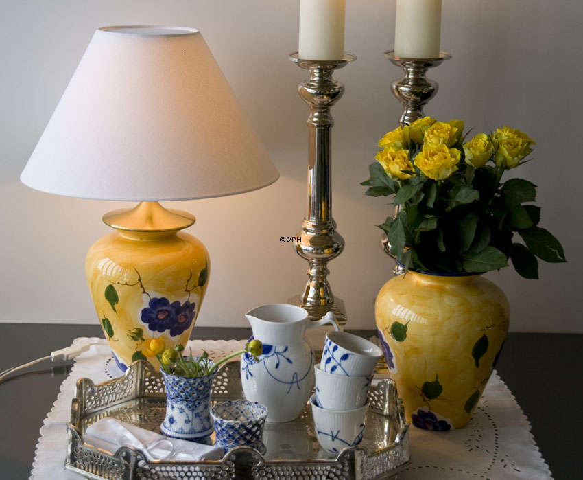 Lamp, yellow with Blue Flower