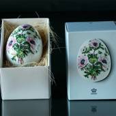Lying bonbonniere with French anemone, Royal Copenhagen Easter Egg 2017