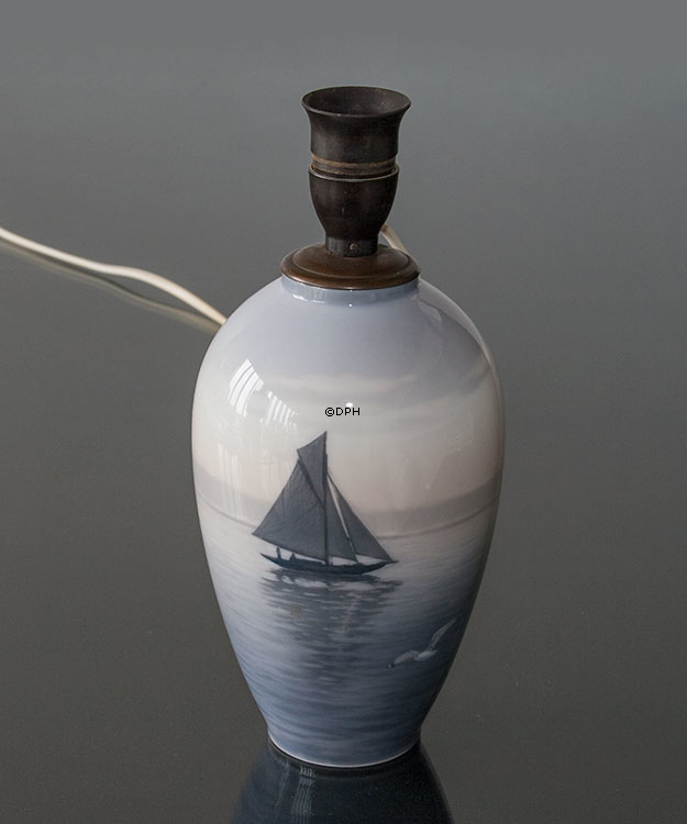 Lamp with marine motif, Royal Copenhagen (1889-1922) No. 1100-47D