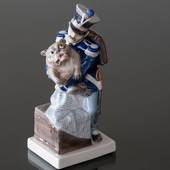 The soldier and the dog from the Tinderbox, Royal Copenhagen figurine No. 1...