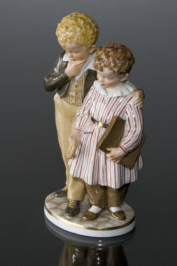 The Flight To America Boy Girl Royal Copenhagen Figurine Overglasur No R1761 O