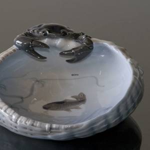 Dish with Crab for serving seafood, Royal Copenhagen No. 2465 | No. R2465 | DPH Trading