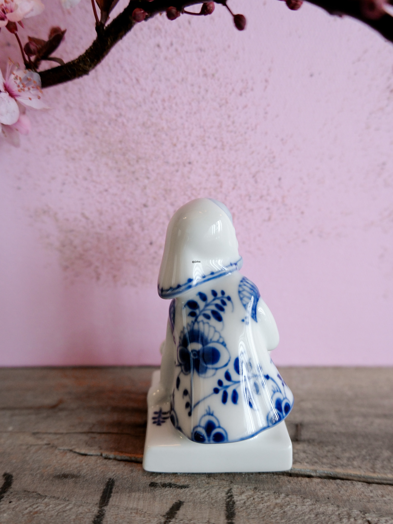 Girl, sitting, Blue Fluted Royal Copenhagen figurine no. 4793