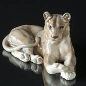 Lion figurine, Lioness, Royal Copenhagen figurine