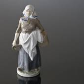 Milkmaid, Royal Copenhagen figurine No. 899
