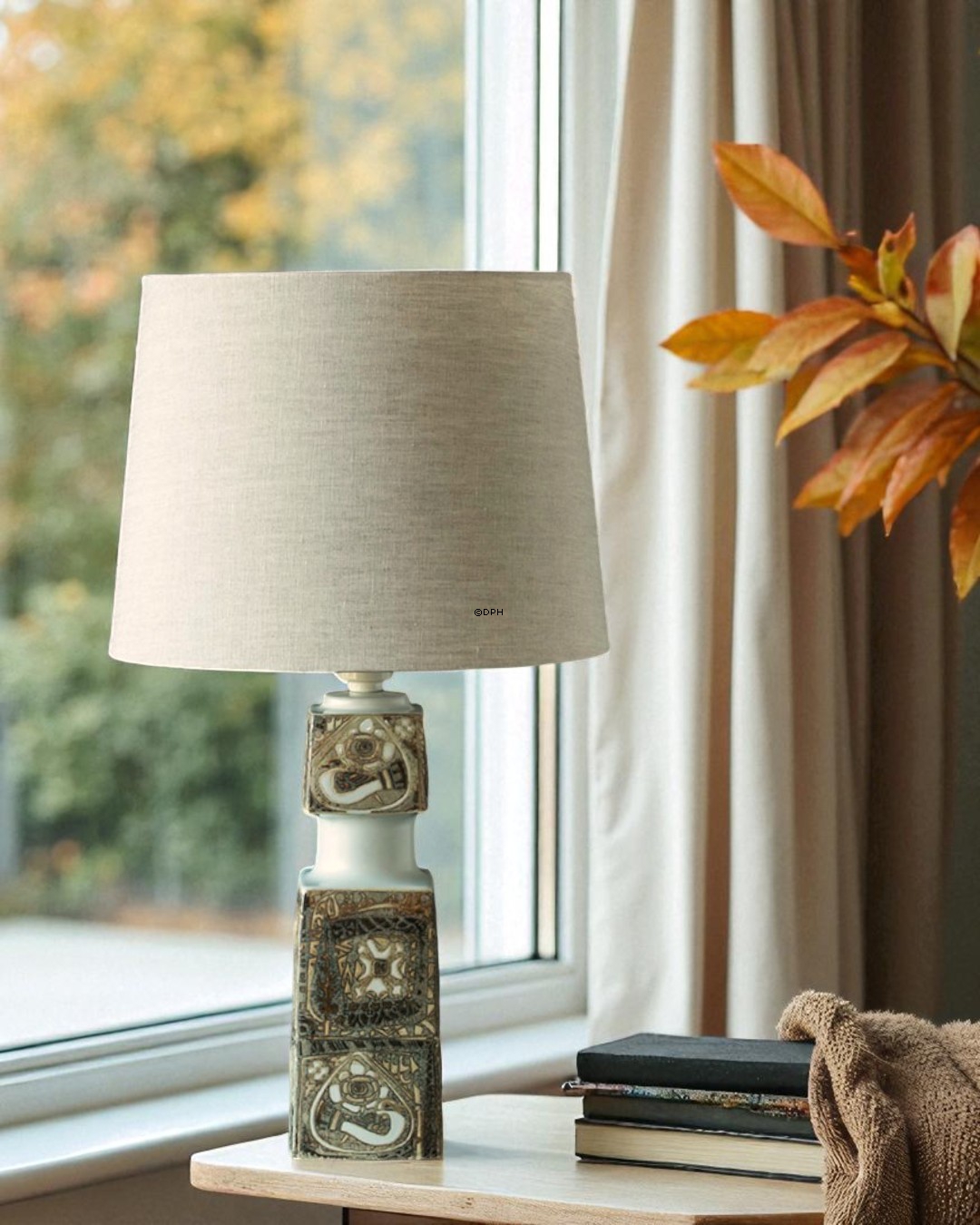 Faience Table lamp by Fog and Mørup, Nils Thorssen, Royal Copenhagen, without lampshade No. 92-7194