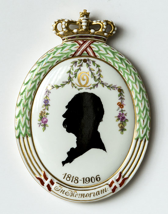 1906 Royal Copenhagen Plate, Silhouette of Christian IX  1818-1906