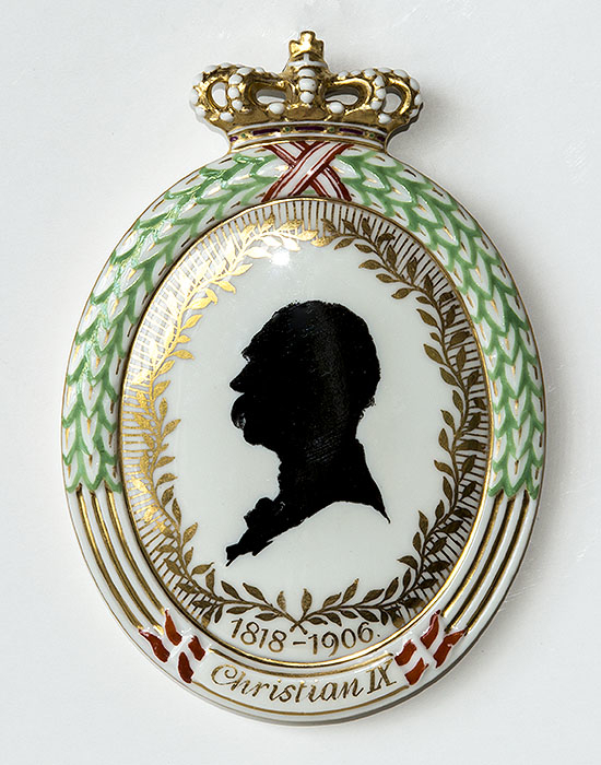 1906 Royal Copenhagen Plate, Silhouette of Christian IX  1818-1906