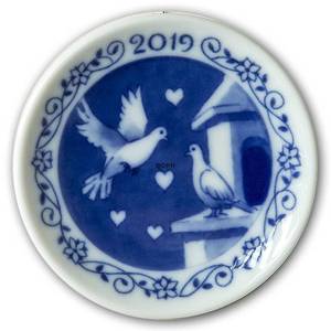 2019 Christmas plaquette, Doves of Peace, Royal Copenhagen | Year 2019 | No. RP2019 | Alt. 1027169 | DPH Trading