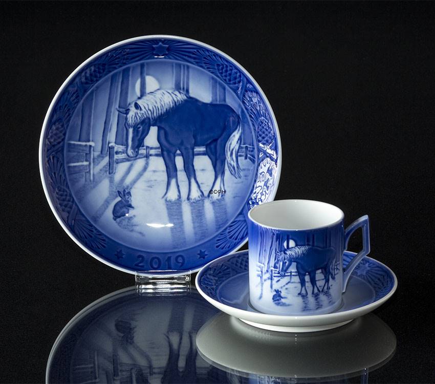 Meeting in the field, 2019 Royal Copenhagen Christmas plate Year 2019