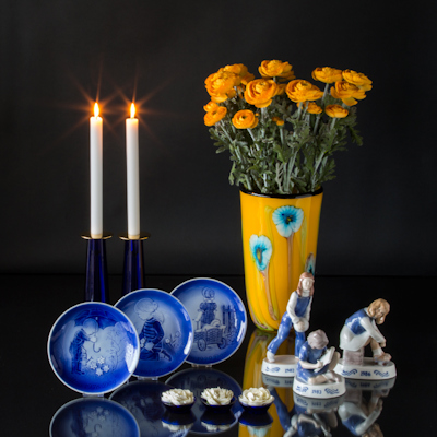 Desiree Mother's Day plates together with yellow glass vase and annual figures