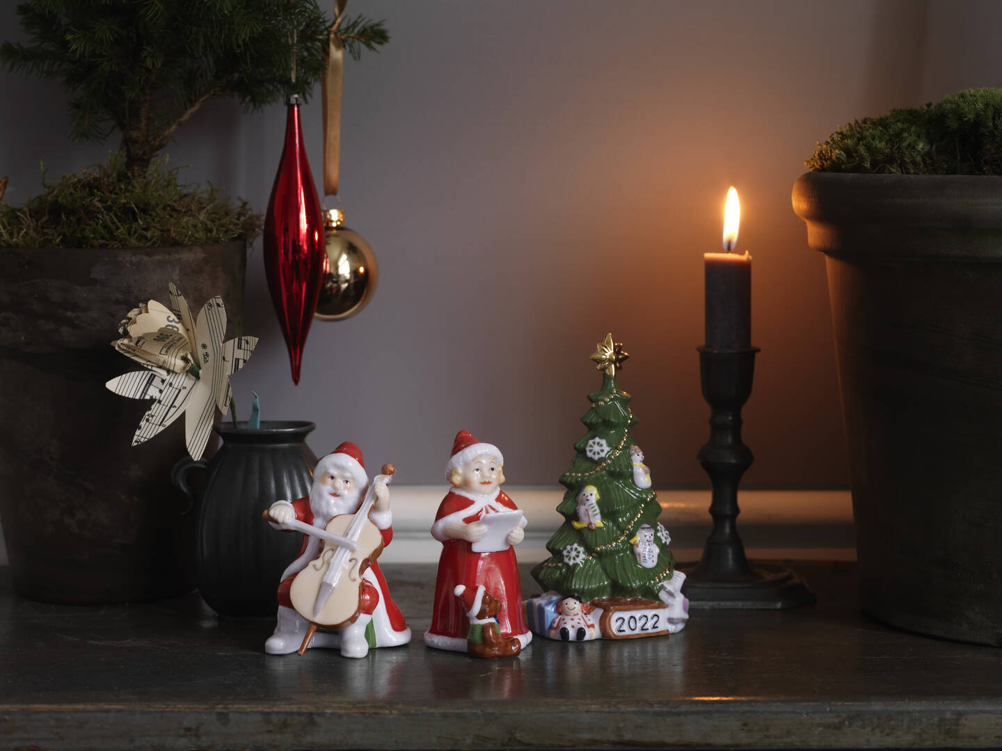 Santa Claus and Mrs. Claus from Royal Copenhagen - Buy now at DPH Trading.