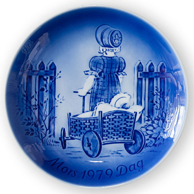 Desiree Mother's Day plate 1979 Promenade