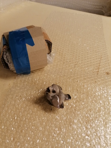 Packing figurines