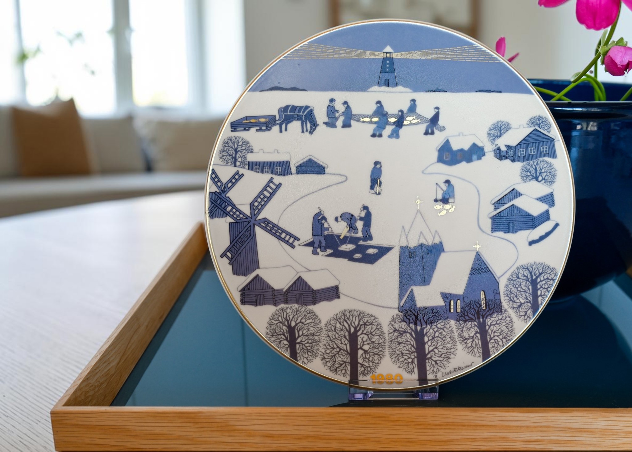 Arabia Christmas plates on tray in living room