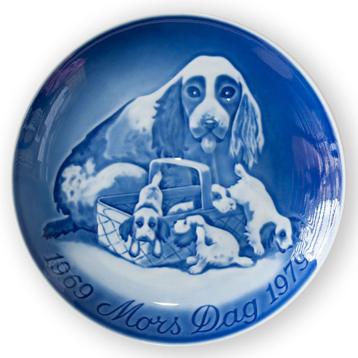 Bing & Groendahl Mother's Day anniversary plate 1979 with cocker spaniel and puppies