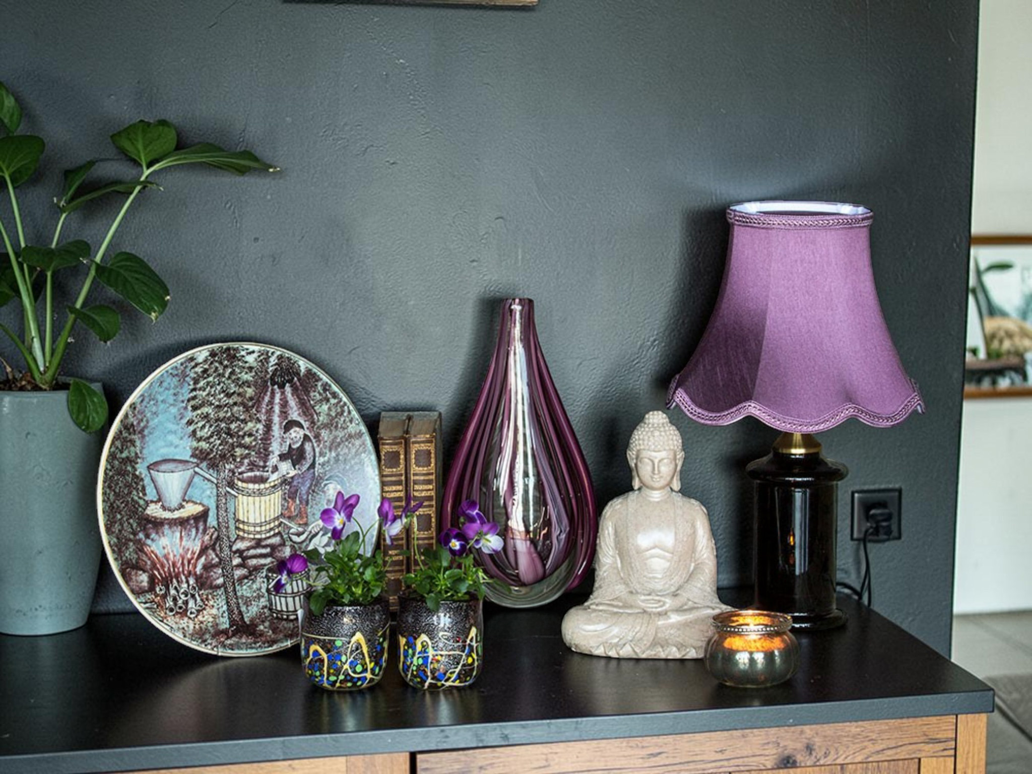 Hand-sewn lampshades with curves - buy at Danish Porcelain House