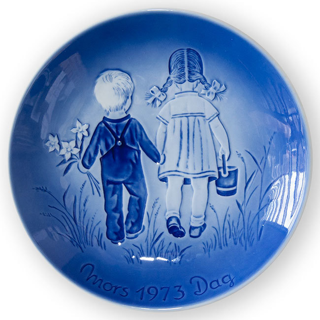 Desiree Mother's Day plate 1973 On the way home